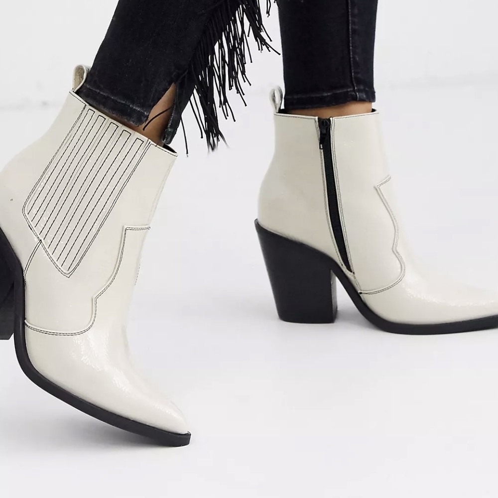 ASOS DESIGN Elliot western boots in cream. Size 8